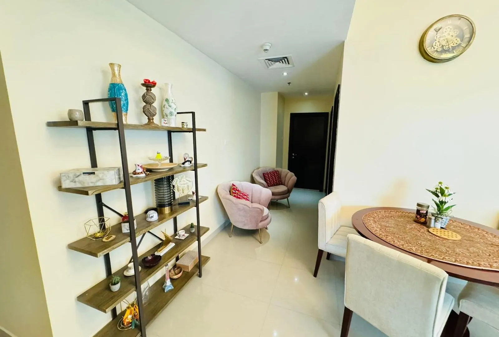 Appartamento Large 1 Bhk Including All Bills Dubai